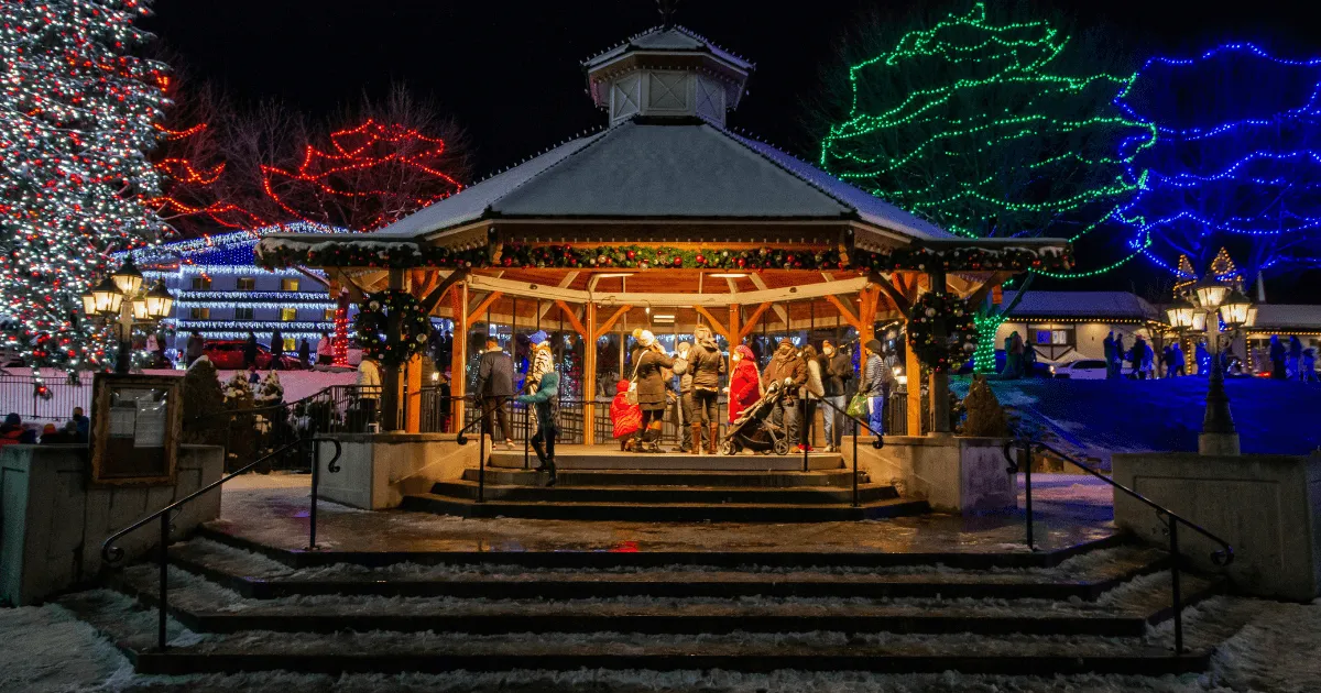 holiday small towns